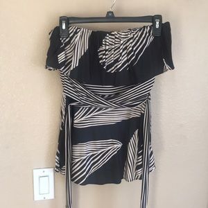 Bcbg sleeveless wrap top with belt